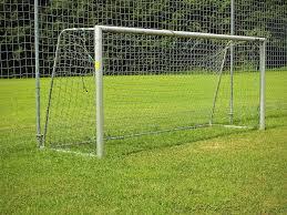 Copil de 13 ani ranit grav dupa ce o poarta de fotbal s-a prabusit peste el. Incidentul a avut loc pe un teren din Timis